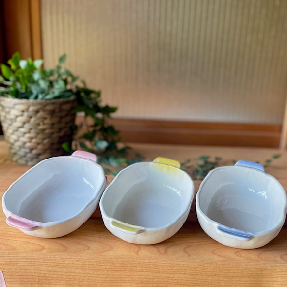 カラフル取っ手のグラタンボウル 2枚目の画像