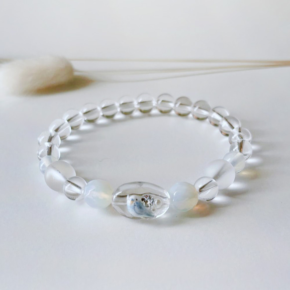 10月誕生石・インコ＆誕生石ブレスレット・合成オパール・ブラジル産水晶 1枚目の画像