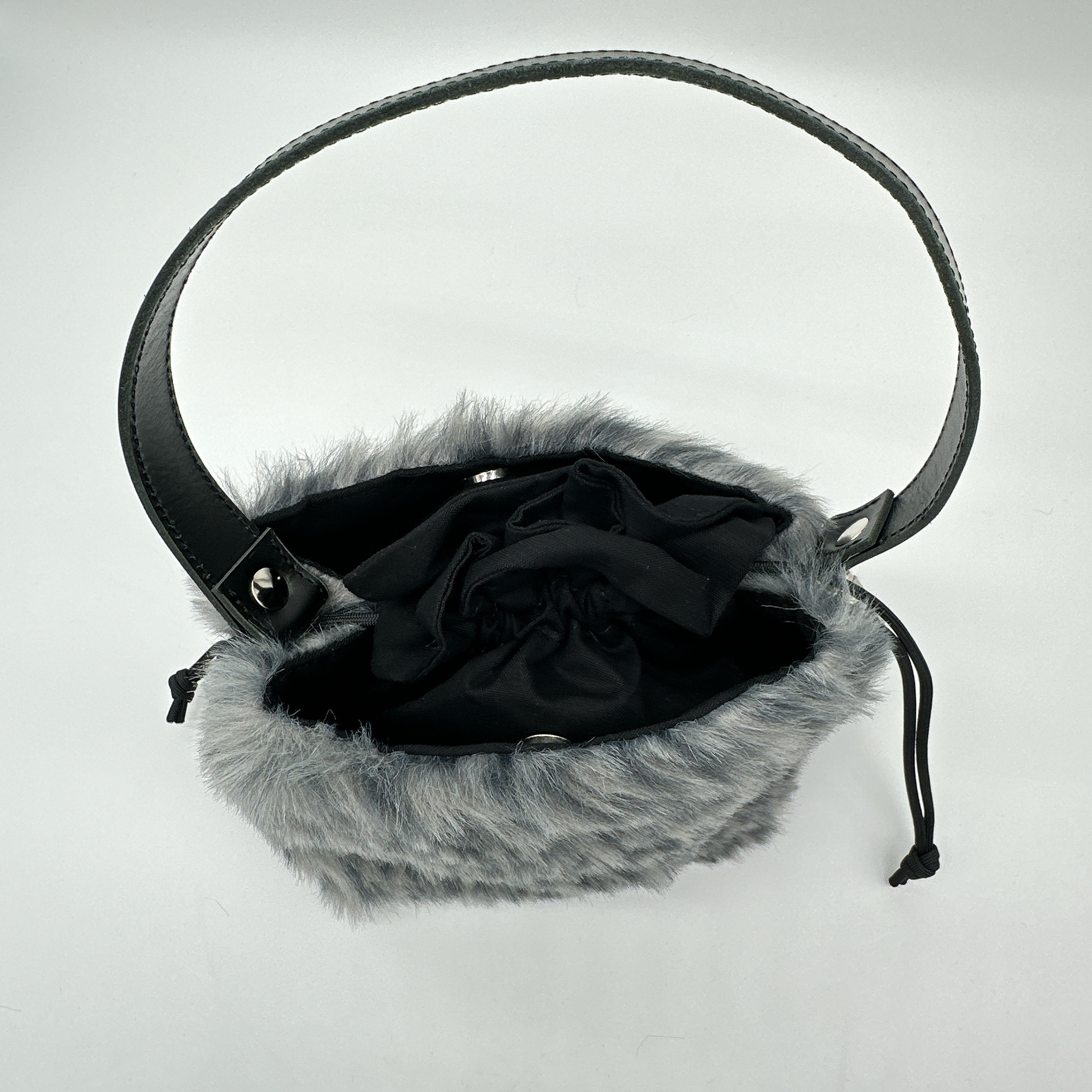 ファー巾着バッグ