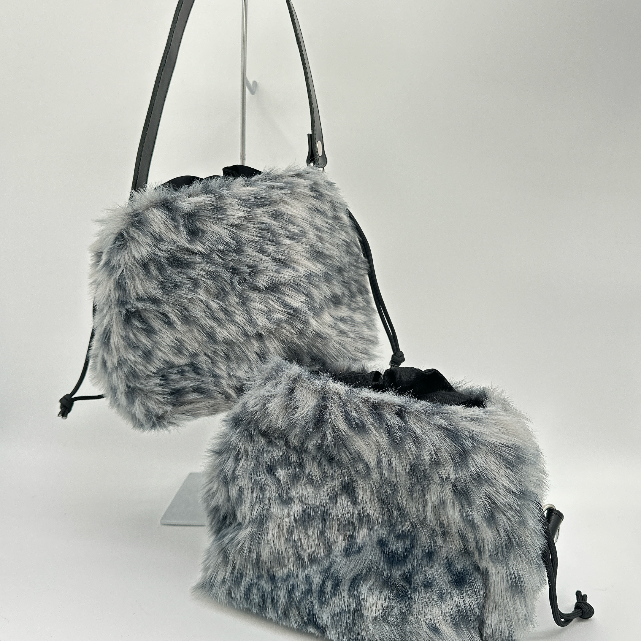 ファー巾着バッグ