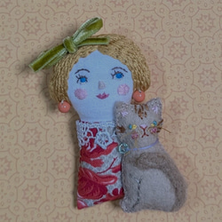 ベル様リクエストオーダー❤️ハンドメイド♡ドールチャーム ハートのほっぺ、苺のワンピースの女の子＊ドールチャーム＊バッグ