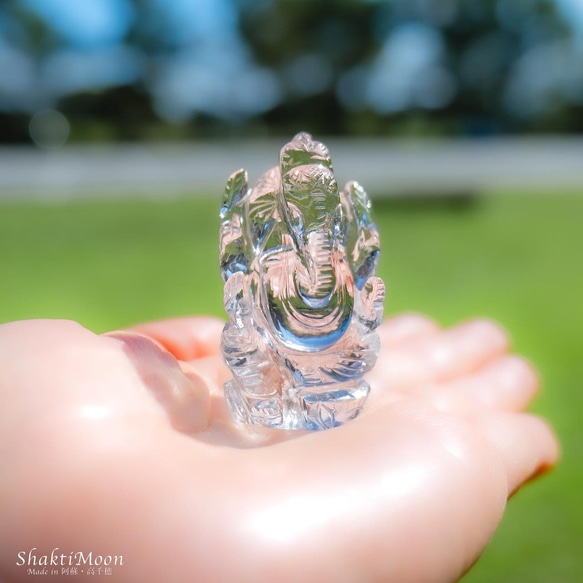レア・希少！レインボー入り！ガネーシャ神像・虹入りヒマラヤ水晶119 天然石彫刻置物・インドの神様・商売繁盛・学問の神様 2枚目の画像