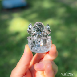 レア・希少！レインボー入り！ガネーシャ神像・虹入りヒマラヤ水晶120 天然石彫刻置物・インドの神様・商売繁盛・学問の神様 2枚目の画像