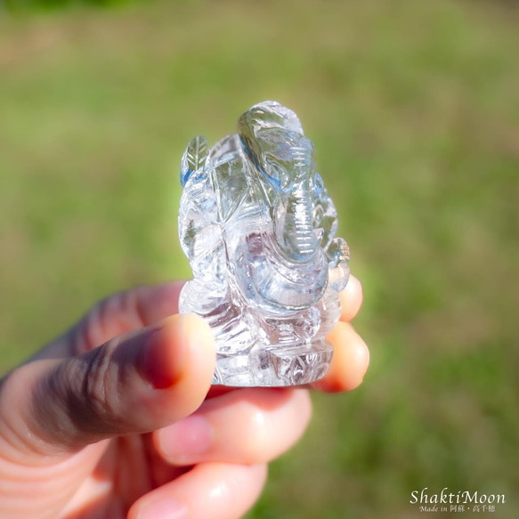 レア・希少！レインボー入り！ガネーシャ神像・虹入りヒマラヤ水晶121 天然石彫刻置物・インドの神様・商売繁盛・学問の神様 7枚目の画像