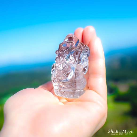 レア・希少！レインボー入り！ガネーシャ神像・虹入りヒマラヤ水晶121 天然石彫刻置物・インドの神様・商売繁盛・学問の神様 4枚目の画像