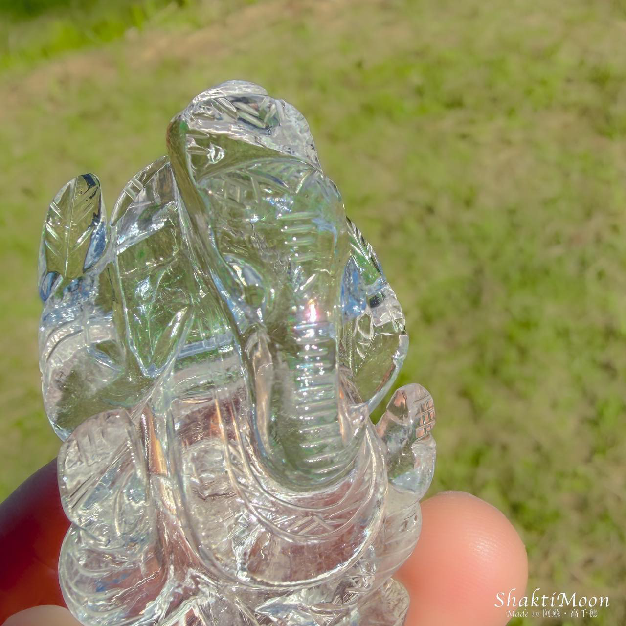 レア・希少！レインボー入り！ガネーシャ神像・虹入りヒマラヤ水晶121 天然石彫刻置物・インドの神様・商売繁盛・学問の神様