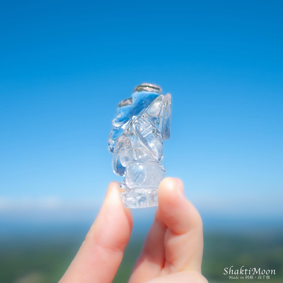 レア・希少！レインボー入り！ガネーシャ神像・虹入りヒマラヤ水晶121 天然石彫刻置物・インドの神様・商売繁盛・学問の神様 9枚目の画像