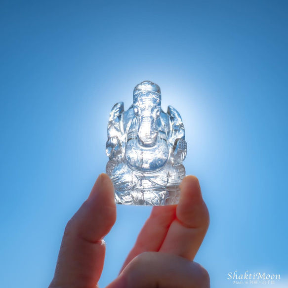 レア・希少！レインボー入り！ガネーシャ神像・虹入りヒマラヤ水晶121 天然石彫刻置物・インドの神様・商売繁盛・学問の神様 1枚目の画像