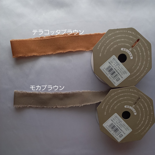 アンティークピンクのガーベラとピーチピンクのチューリップ