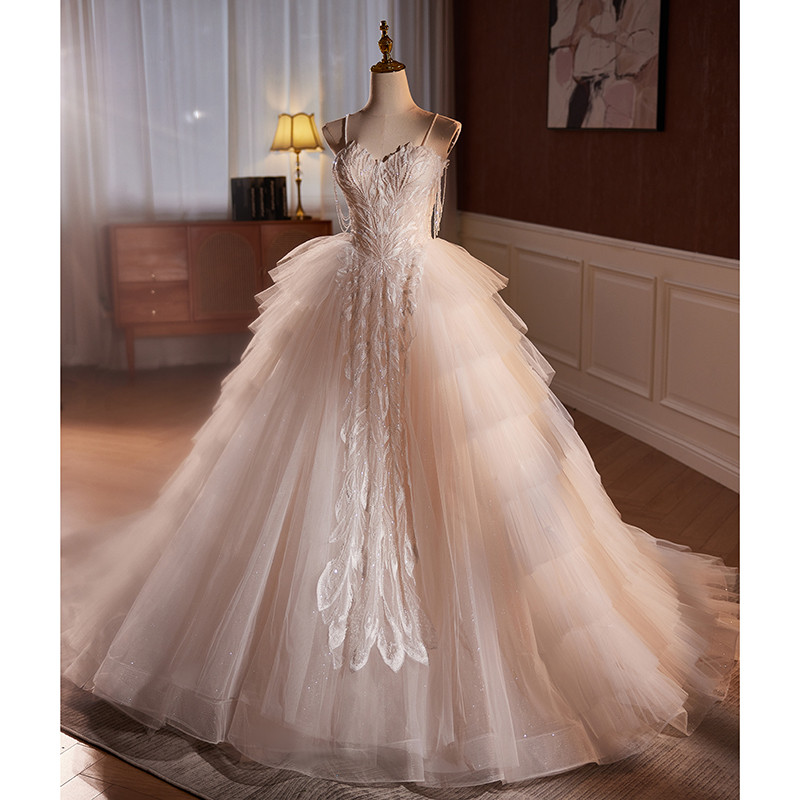 綺麗 白 ふわふわ ノースリーブ ウェディングドレス 裾引き 上品 パーティー 結婚式 花嫁 前撮り 披露宴 A7233