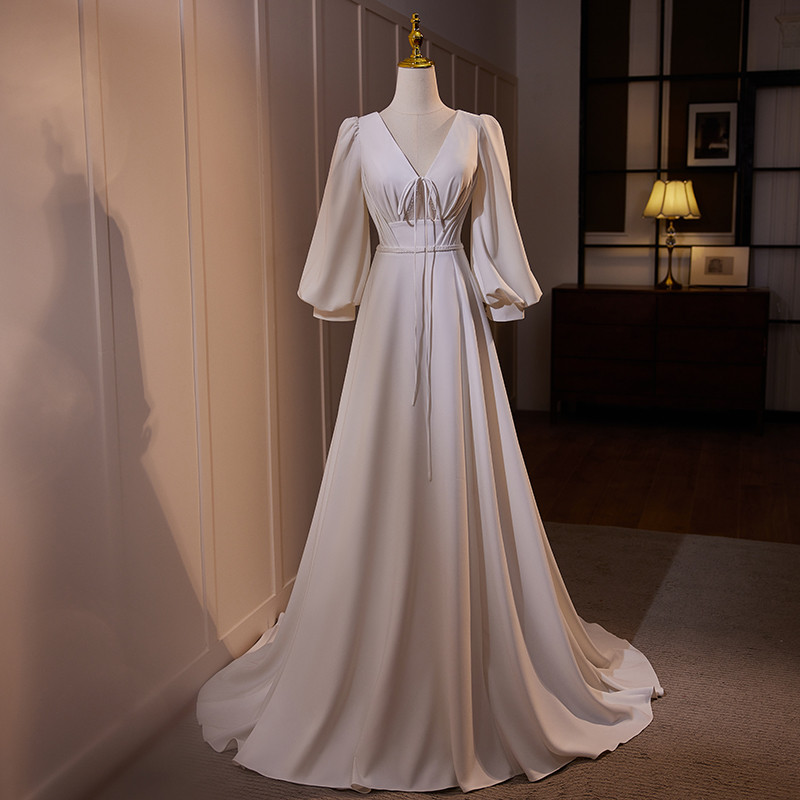 綺麗 白 Vネック 長袖 ウェディングドレス 裾引き シンプル パーティー 結婚式 花嫁 前撮り 披露宴 A7235 17,309円