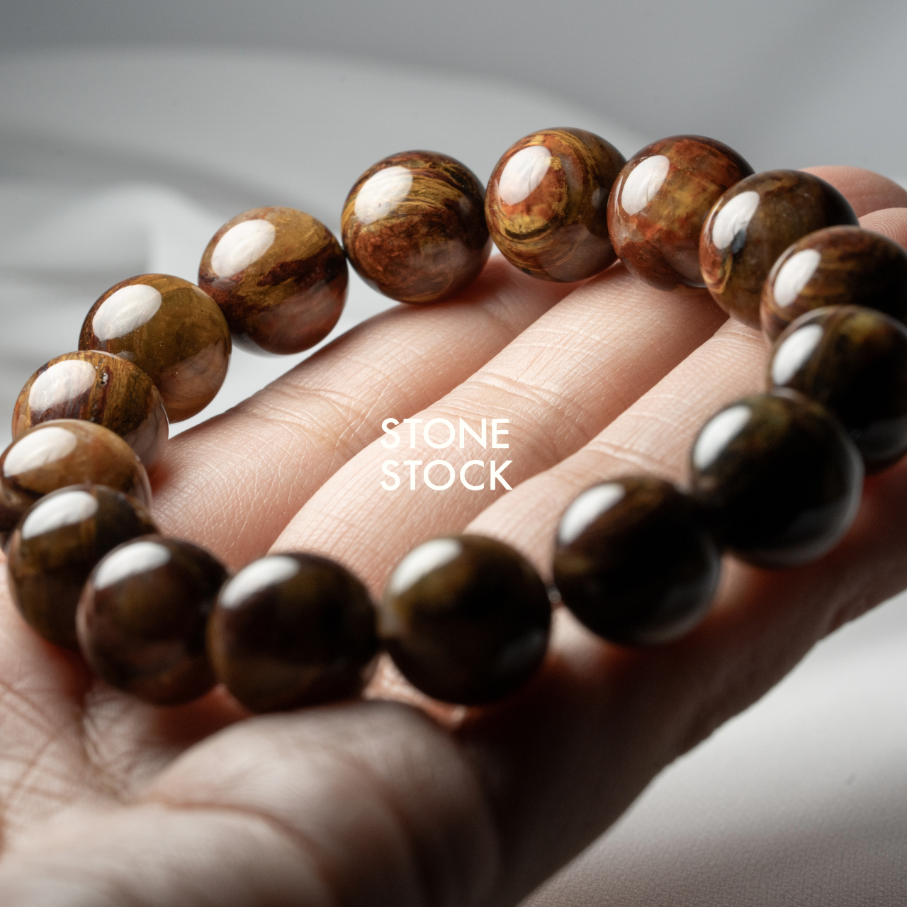 レッドピーターサイト　13mm / 嵐のような模様が力強く、高級感のある天然石