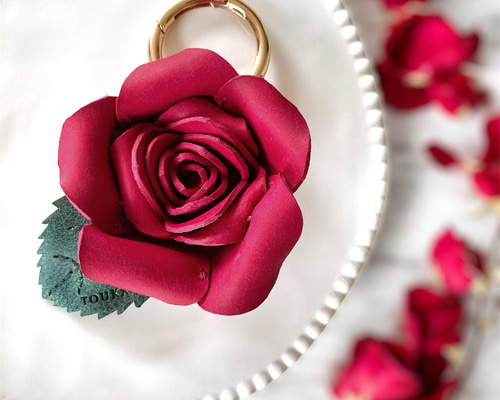マスクチャーム  小さな薔薇赤 ２個セット⭐️⭐️ハンドメイド 96fb4981a652897b351d1bc6c82bc9