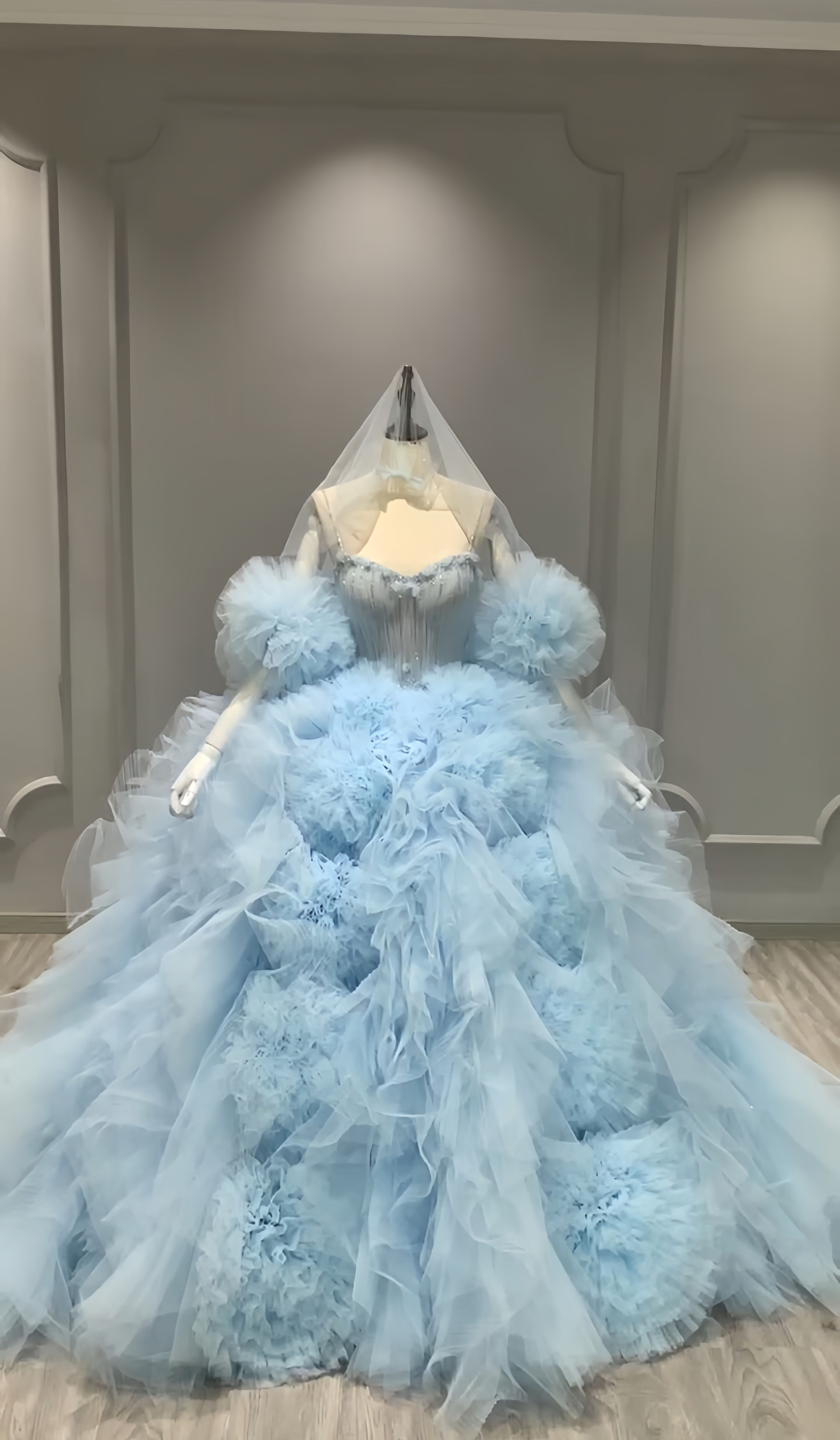 買わないと損！ボリューム　ソフトチュール　ブルー系　パフスリーブ　二の腕を隠せる　ハートネック　お色直し前撮りお呼ばれ