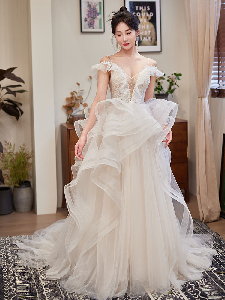 綺麗 白 オフショルダー ウェディングドレス 裾引き 高級感 パーティー 結婚式 花嫁 前撮り 披露宴 A7244