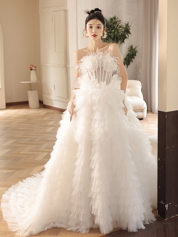 豪華 白 ふわふわ ノースリーブ ウェディングドレス 裾引き 上品 パーティー 結婚式 花嫁 前撮り 披露宴 A7248