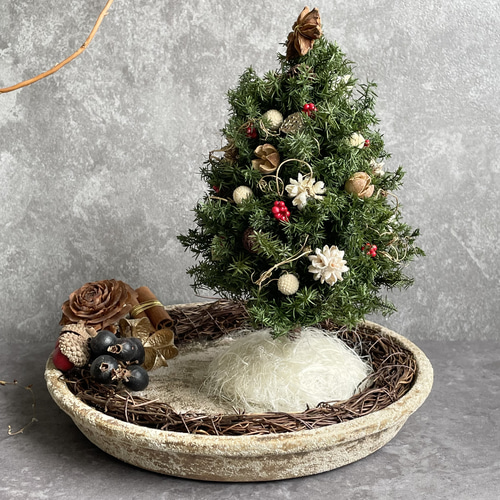 ミニツリーのフライングリース　（プリザーブド） 卓上サイズ(高さ約20cm) プリザーブドフラワーのミニクリスマスツリー