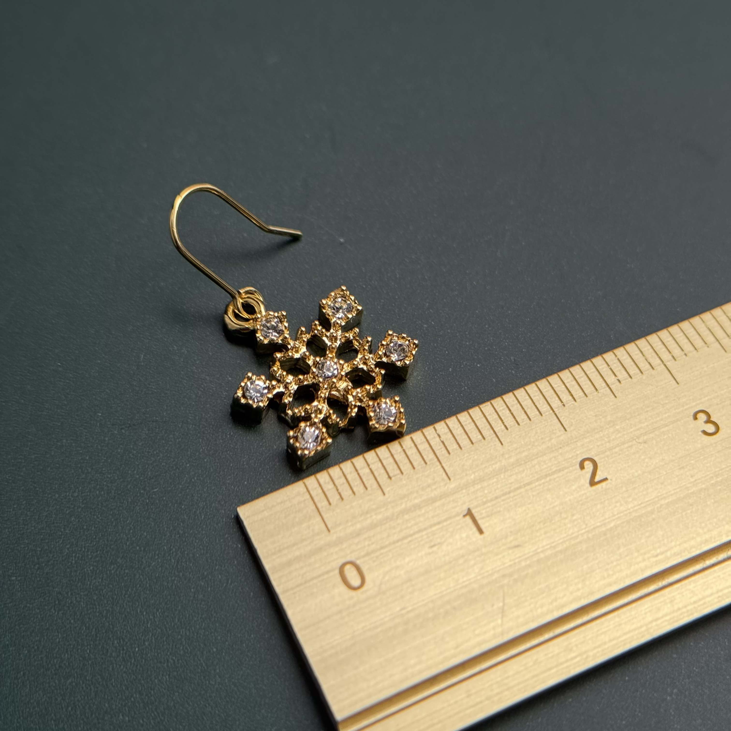 Creema限定新春福袋〈梅〉雪の結晶ピアス・イヤリング＆ネックレスセット サージカルステンレス