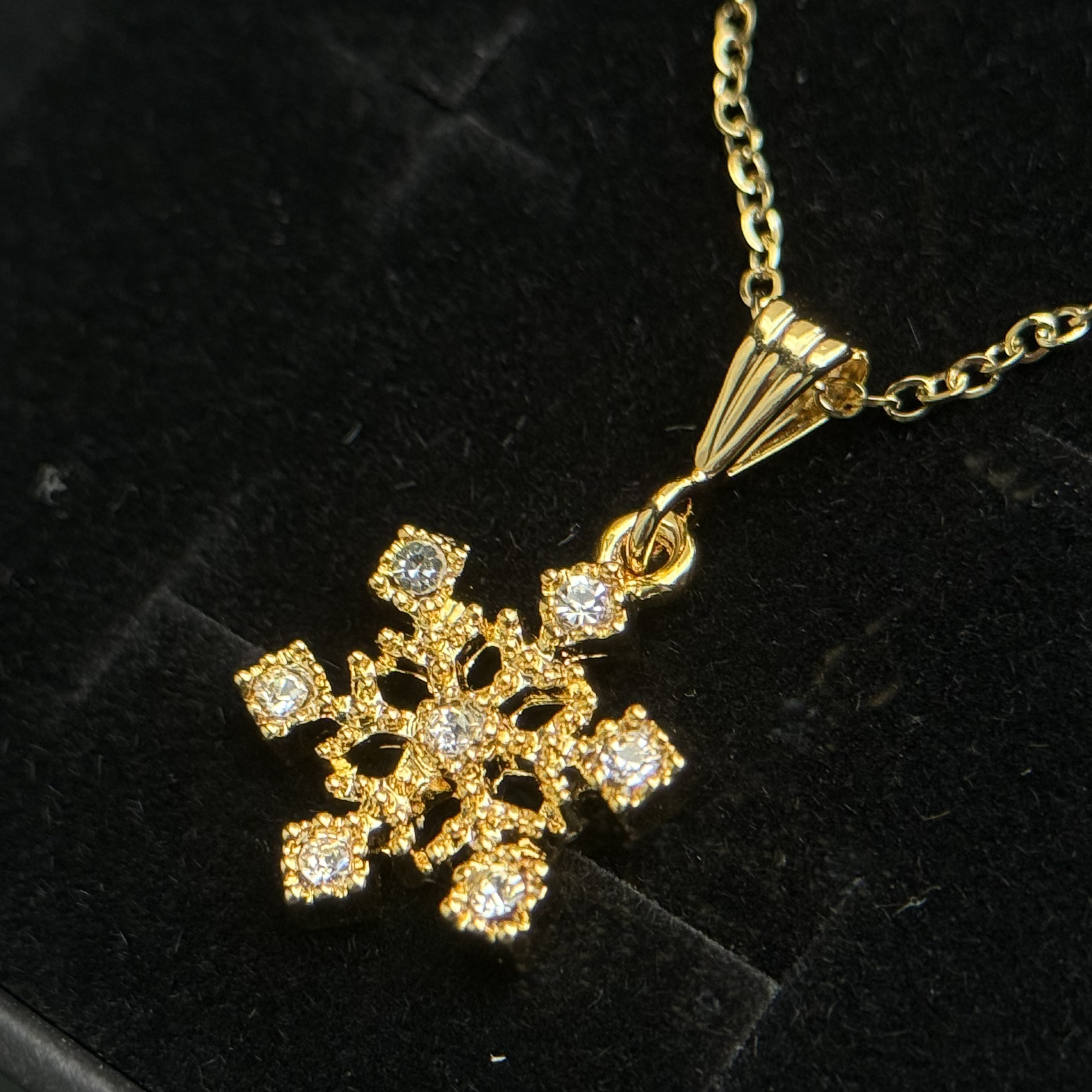 Creema限定新春福袋〈梅〉雪の結晶ピアス・イヤリング＆ネックレスセット サージカルステンレス