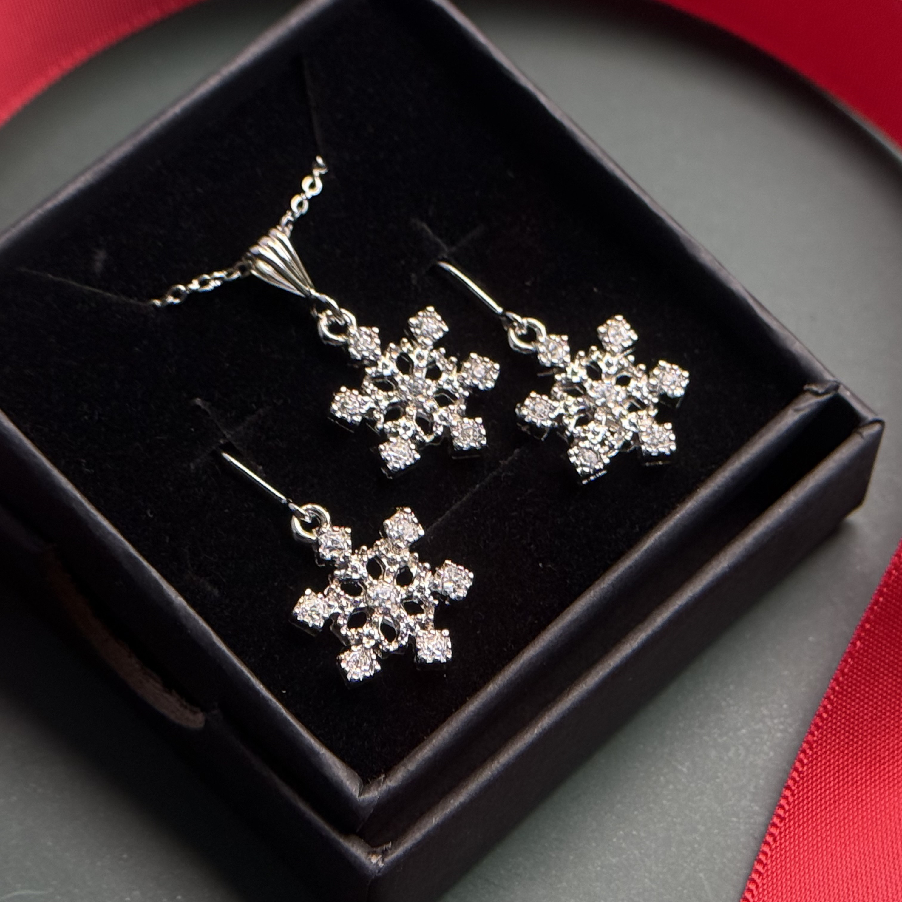 Creema限定新春福袋〈梅〉雪の結晶ピアス・イヤリング＆ネックレスセット サージカルステンレス