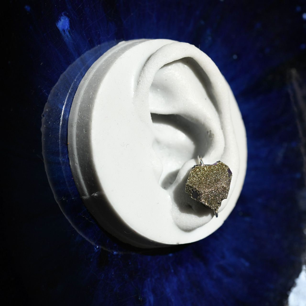 【018 0 Collection】 パイライト共生フローライト 鉱物原石 イヤーカフ 天然石 アクセサリー