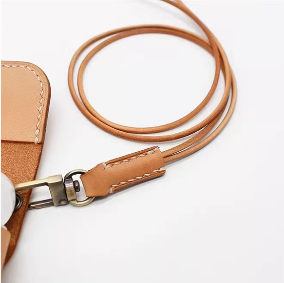 AirPods保護套 | Buttero皮革，手工縫製，雙向掛繩，可提供個人化刻字服務 第5張的照片