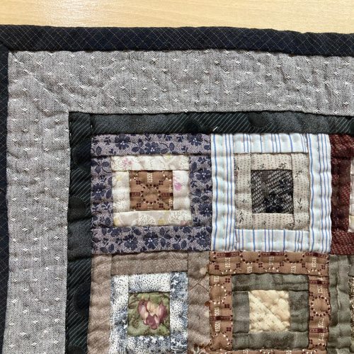 グレーの縁取りのパッチワークキルト その他インテリア雑貨 Hiroko