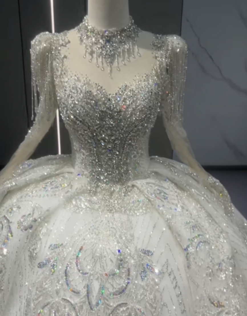 フランスレース　長袖　イリュージョンネック　Princess フレアスカート　大人気　背中見せ　サイズオーダー可能　上品