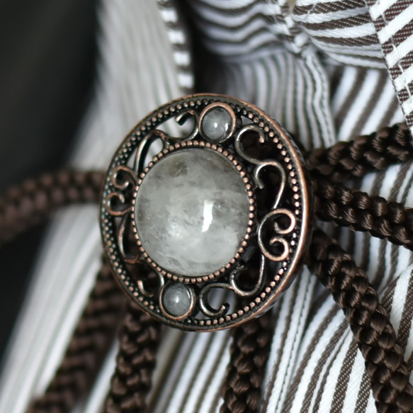 澄玻璃の閾(すまはりのしきい)｜水晶と赤銅の模様がシックなループタイ／ユニセックス ゴシック シック 天然石 メンズ 4枚目の画像