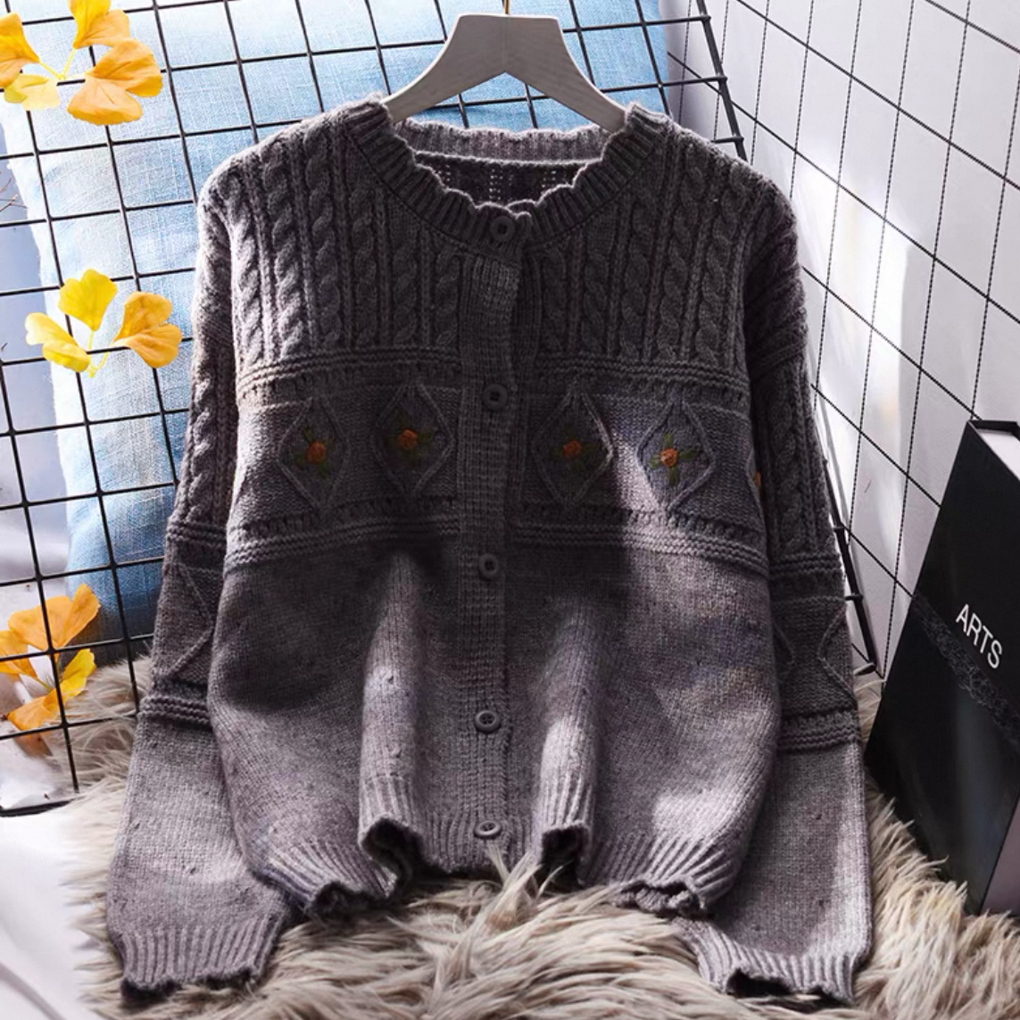 長袖カーディガン、長袖ニットセーター、前開きカーディガン、前開きニットセーター、長袖コート、ジャケット、冬、防寒対策