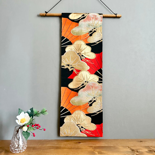 帯のタペストリー 輝く松と扇 テーブルランナー使用可 小物 和モダン