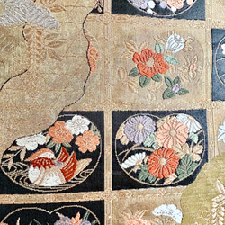 帯のタペストリー　金色に百花繚乱　テーブルランナー使用可　小物　和モダン　リメイク インテリア　和室　正月 5枚目の画像