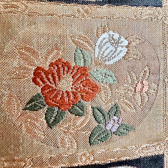 帯のタペストリー　金色に百花繚乱　テーブルランナー使用可　小物　和モダン　リメイク インテリア　和室　正月 6枚目の画像