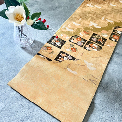 帯のタペストリー　金色に百花繚乱　テーブルランナー使用可　小物　和モダン　リメイク インテリア　和室　正月 14枚目の画像