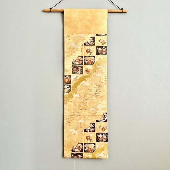 帯のタペストリー　金色に百花繚乱　テーブルランナー使用可　小物　和モダン　リメイク インテリア　和室　正月 3枚目の画像