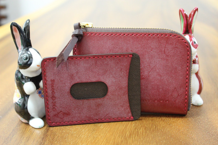 Ｈｅａｒｔ＆Ｄｉａ　手縫い　L字ファスナーウォレット　セパレートカードケース付き　ブライドルレザー（レッド）