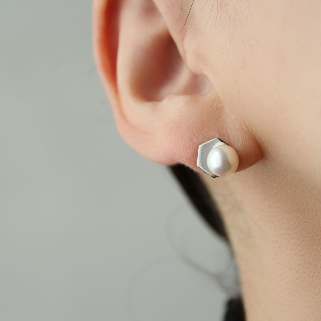 【silver925】ハニカムあこやパールピアス＊シルバーカラー