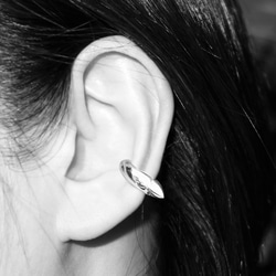 ピカピカ文鳥のくちばしイヤカフSV925【PioParakee】Java sparrow's beak ear cuff 2枚目の画像