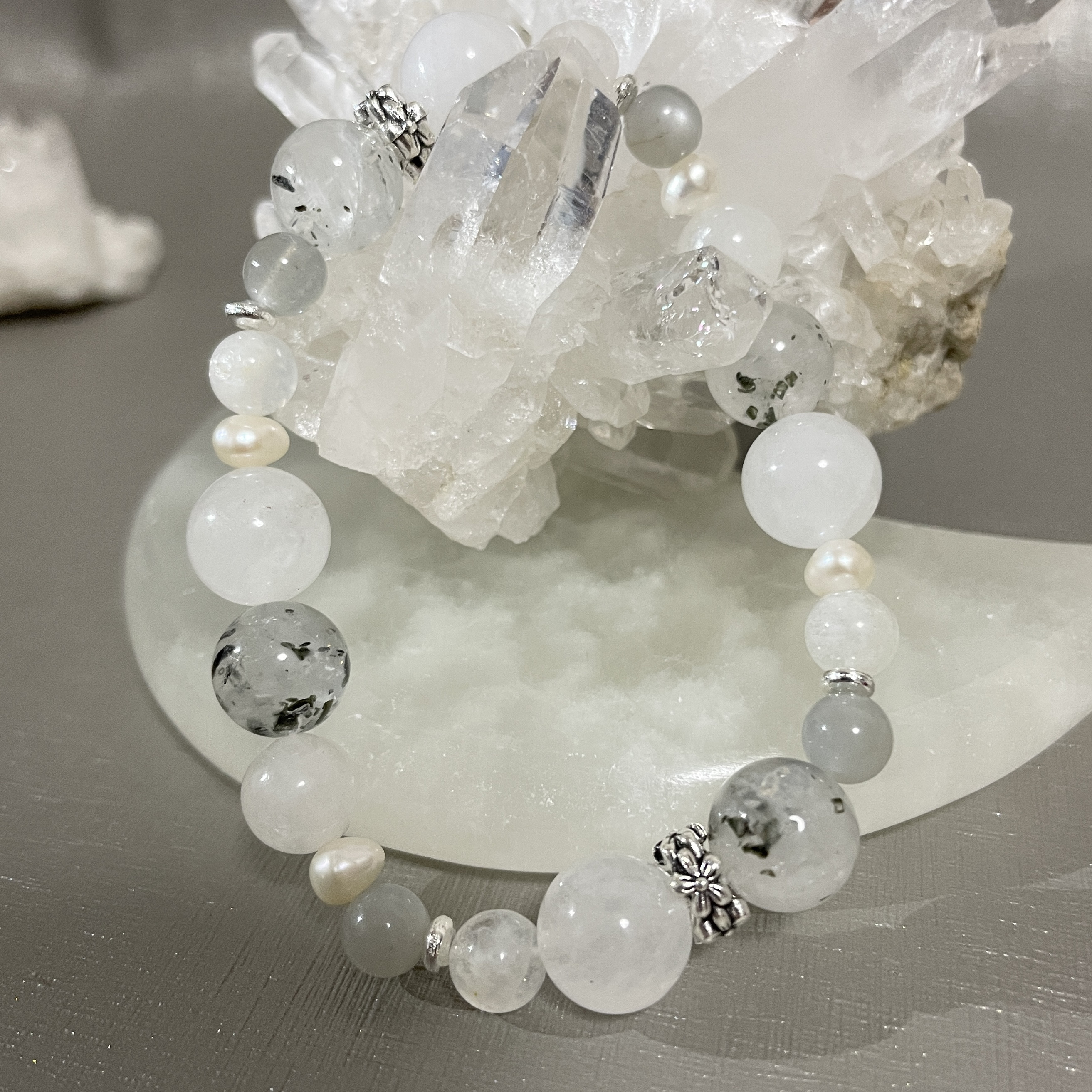 【数量限定】326.白い花冠-アゼツライト×ムーンストーン×淡水パール