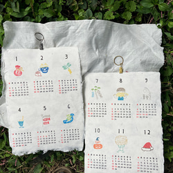 2026年カレンダー「6ヶ月めくり」各月ごとに心和む「いっぷくハンコ」のワンポイント 手漉き和紙使用 3枚目の画像