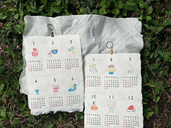 2026年カレンダー「6ヶ月めくり」各月ごとに心和む「いっぷくハンコ」のワンポイント 手漉き和紙使用 3枚目の画像