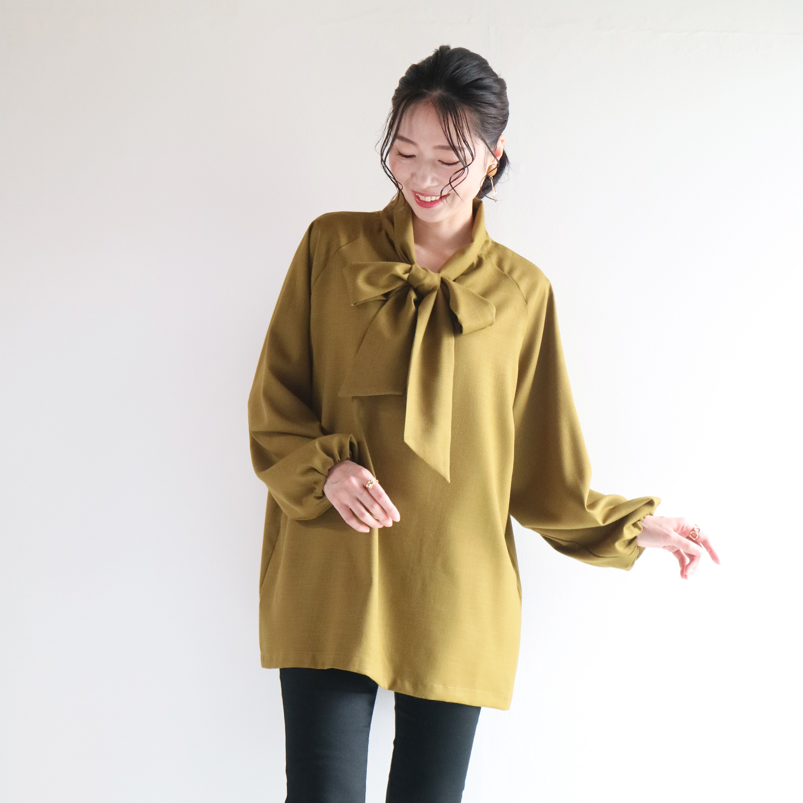 春秋【上品オリーブグリーン】2WAY一枚で決まるボウタイチュニックブラウス♡