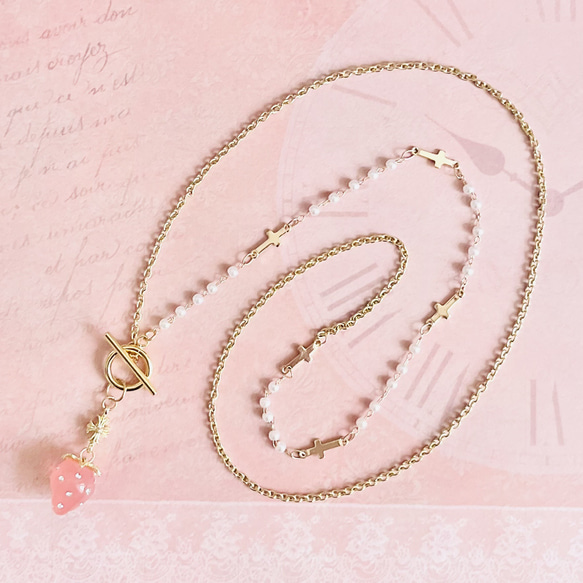 【限定♡】いちご＆十字架のペンダント 2枚目の画像