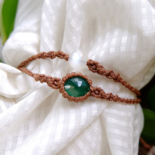 エメラルド（コロンビア産）・ムーンストーン3Ａマクラメ編みブレスレット 3617 エメラルド（コロンビア産）・ムーンストーン3Aマクラメ編み