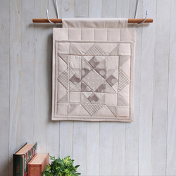 スッキリ壁掛け収納】パッチワークの3段ウォールポケット☆モノトーン