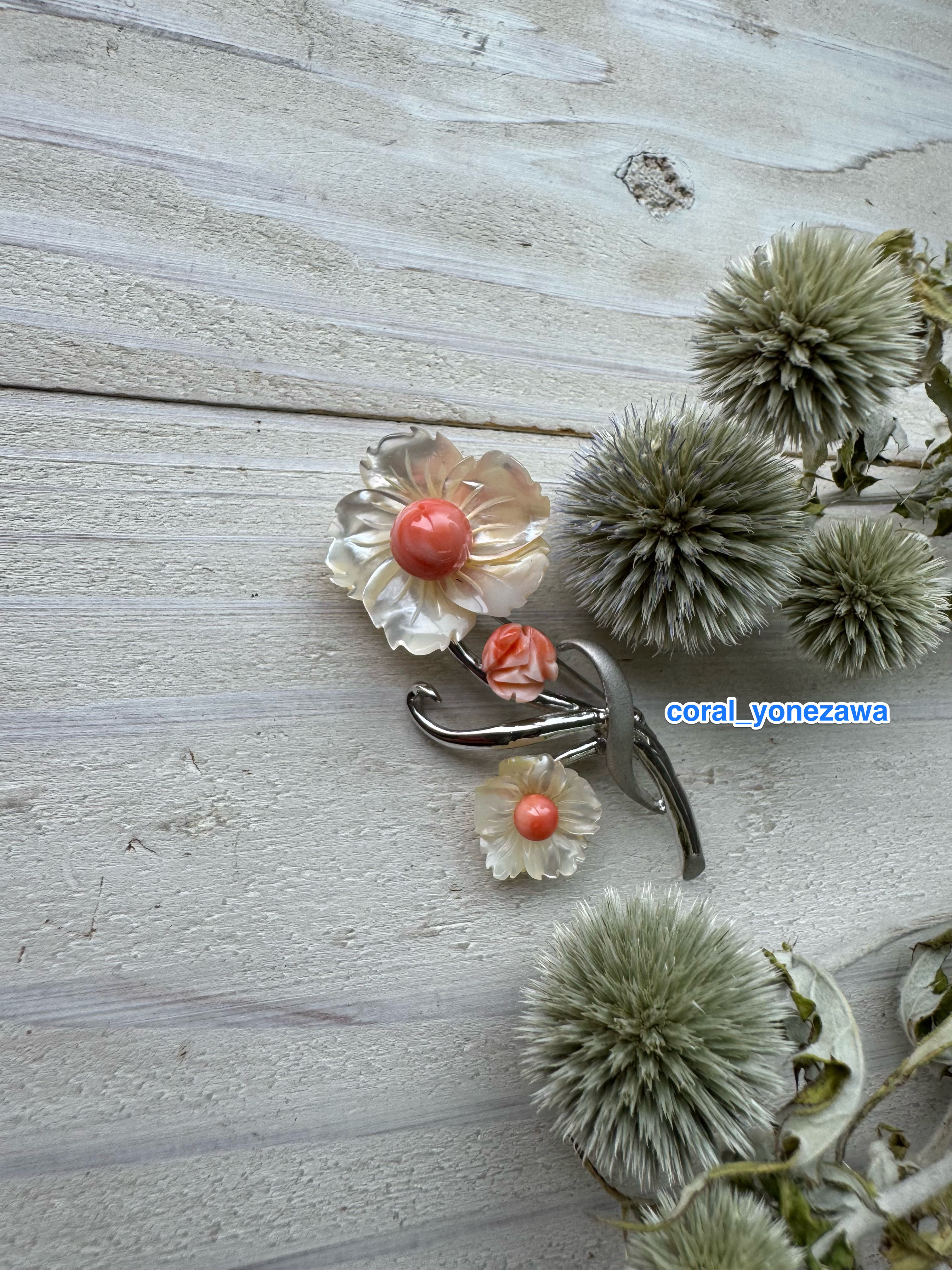 【アウトレット処分品】白蝶貝と珊瑚のブローチ