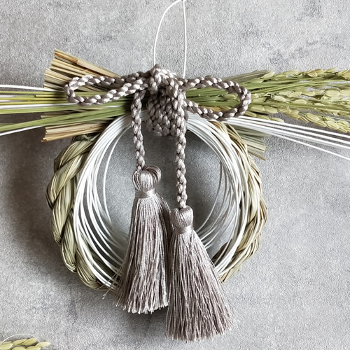 2026 シルバーグレー お正月飾り しめ縄リース 飾りやすい小さめサイズ