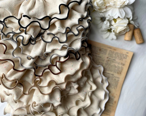 ナチュラルメロウ/つぶつぶ生地のフリルスタイ スタイ・よだれかけ