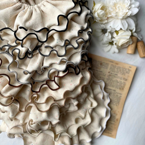 ナチュラルメロウ/つぶつぶ生地のフリルスタイ スタイ・よだれかけ