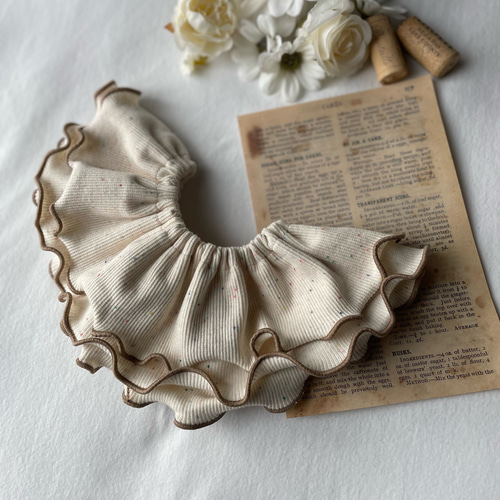 ナチュラルメロウ/つぶつぶ生地のフリルスタイ スタイ・よだれかけ